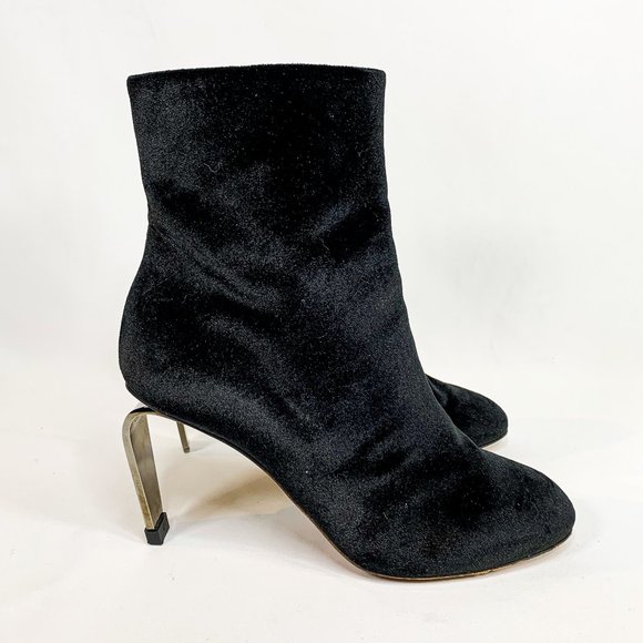 Robert Clergerie Shoes - ROBERT CLERGERIE Maria Black Velvet Ankle Booties